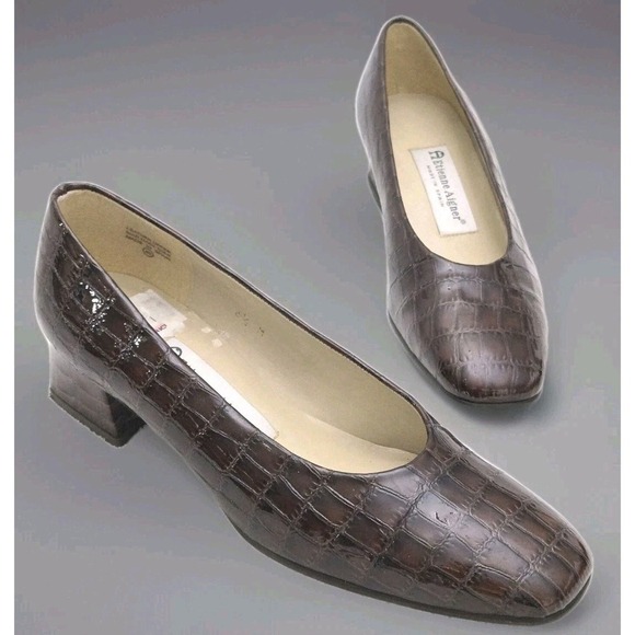 Etienne Aigner Shoes - Etienne Aigner Sz 6.5 Sarah Pump‎ Croc Embossed Leather Made in Spain Block Heel